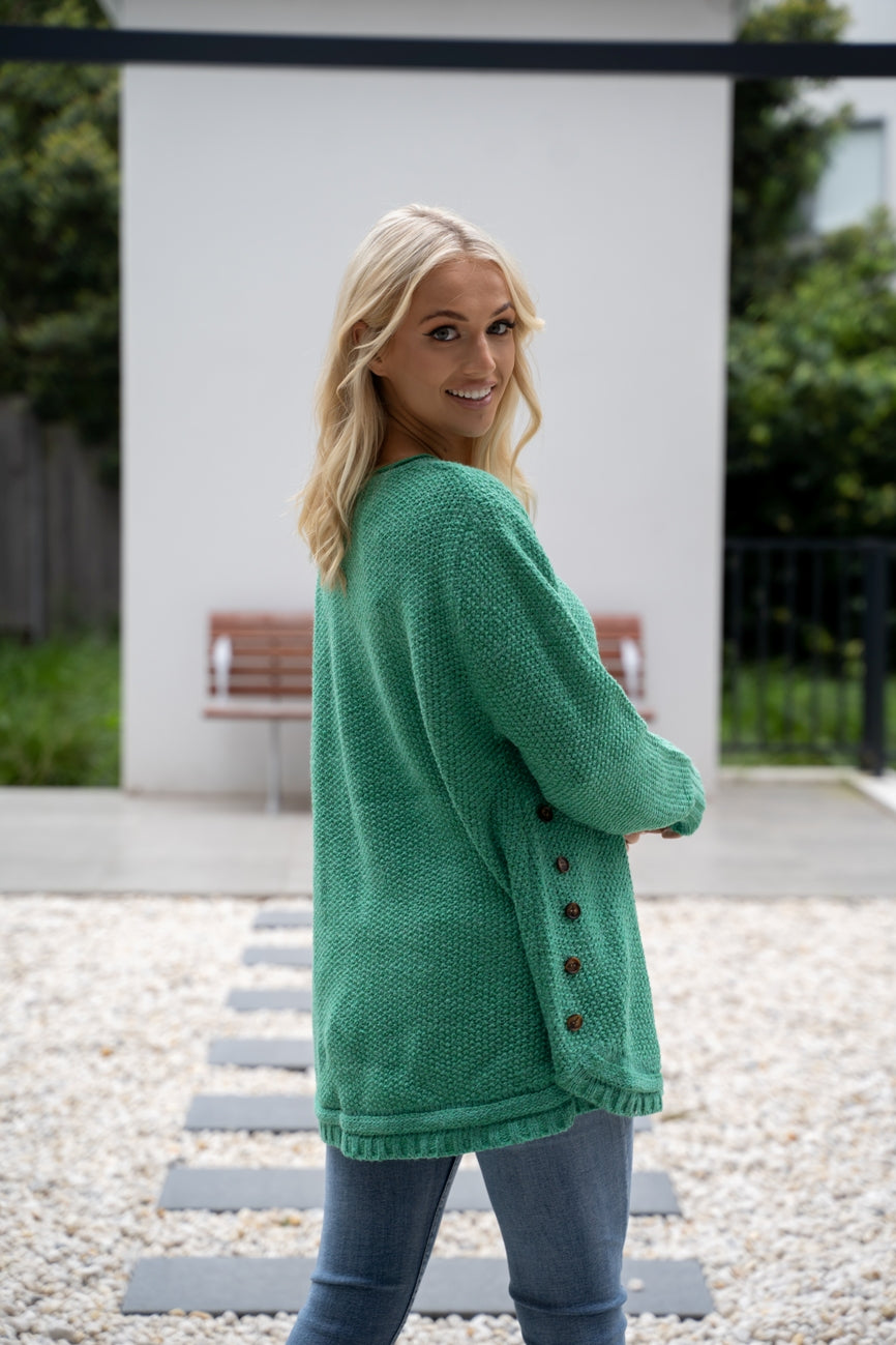 WILLOW TREE SPAN BUTTON DETAIL KNIT TOP