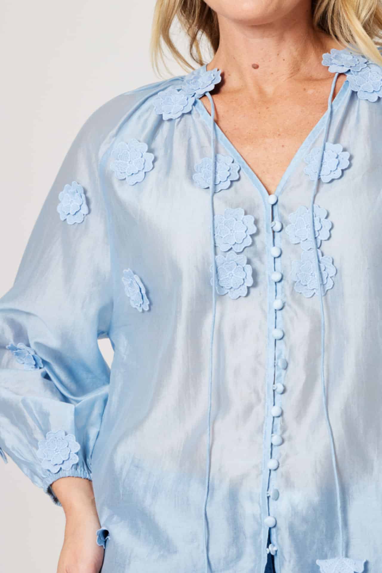 LA STRADA APPLIQUE EMBROIDERY BUTTON SHIRT