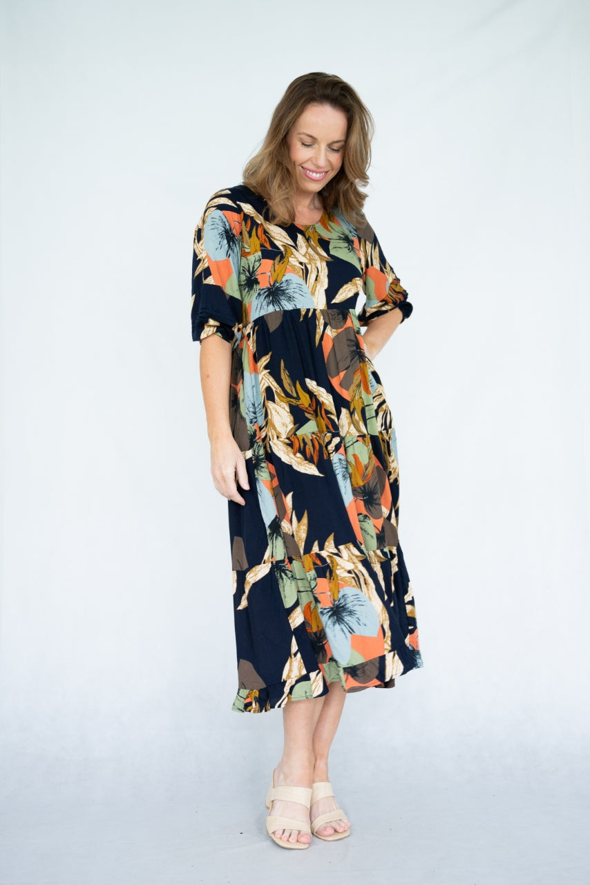 WILLOW TREE LEAVE PRINT 3Q PLEATED SLEEVE TIERED DRESS