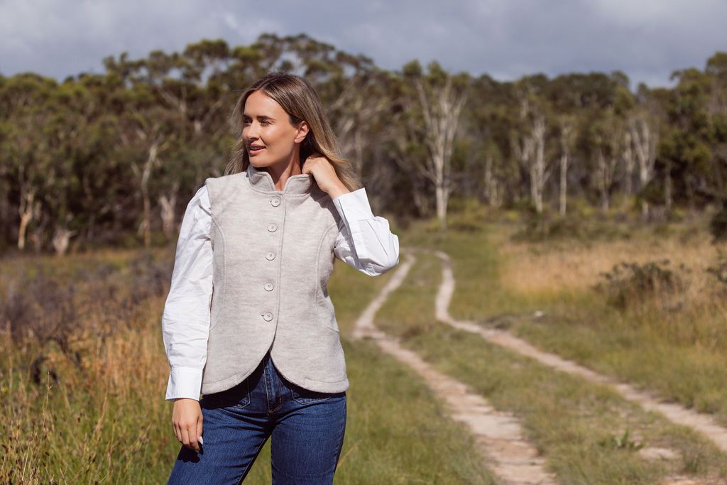 SEE SAW BOILED WOOL HIGH COLLAR VEST
