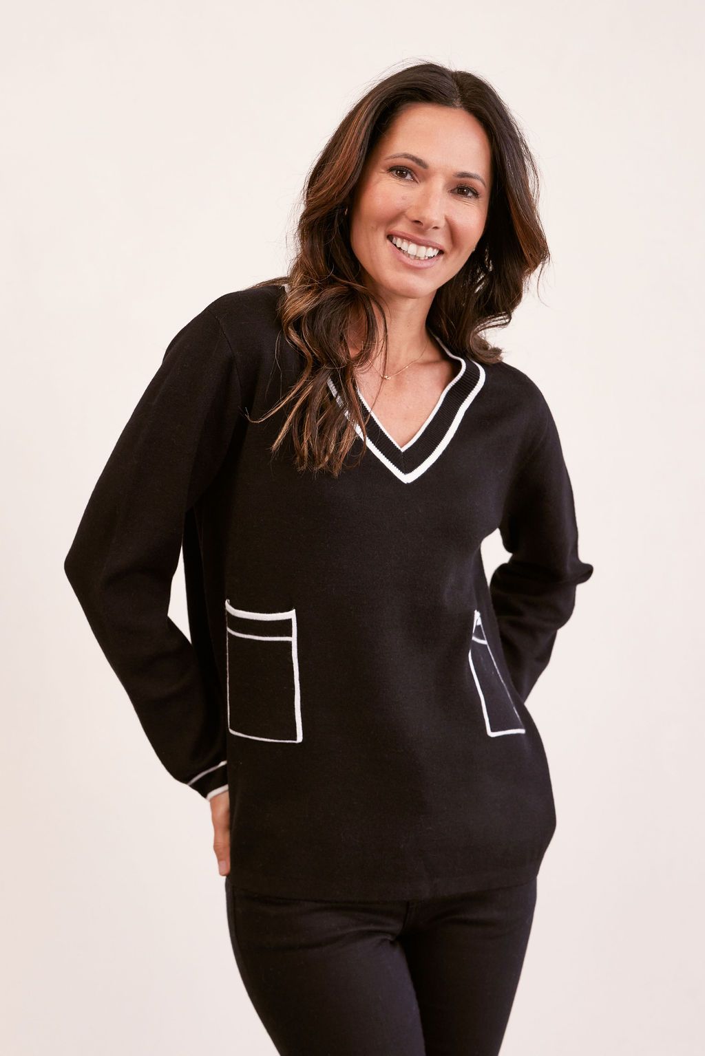 SEE SAW V NECK 2 POCKET SWEATER