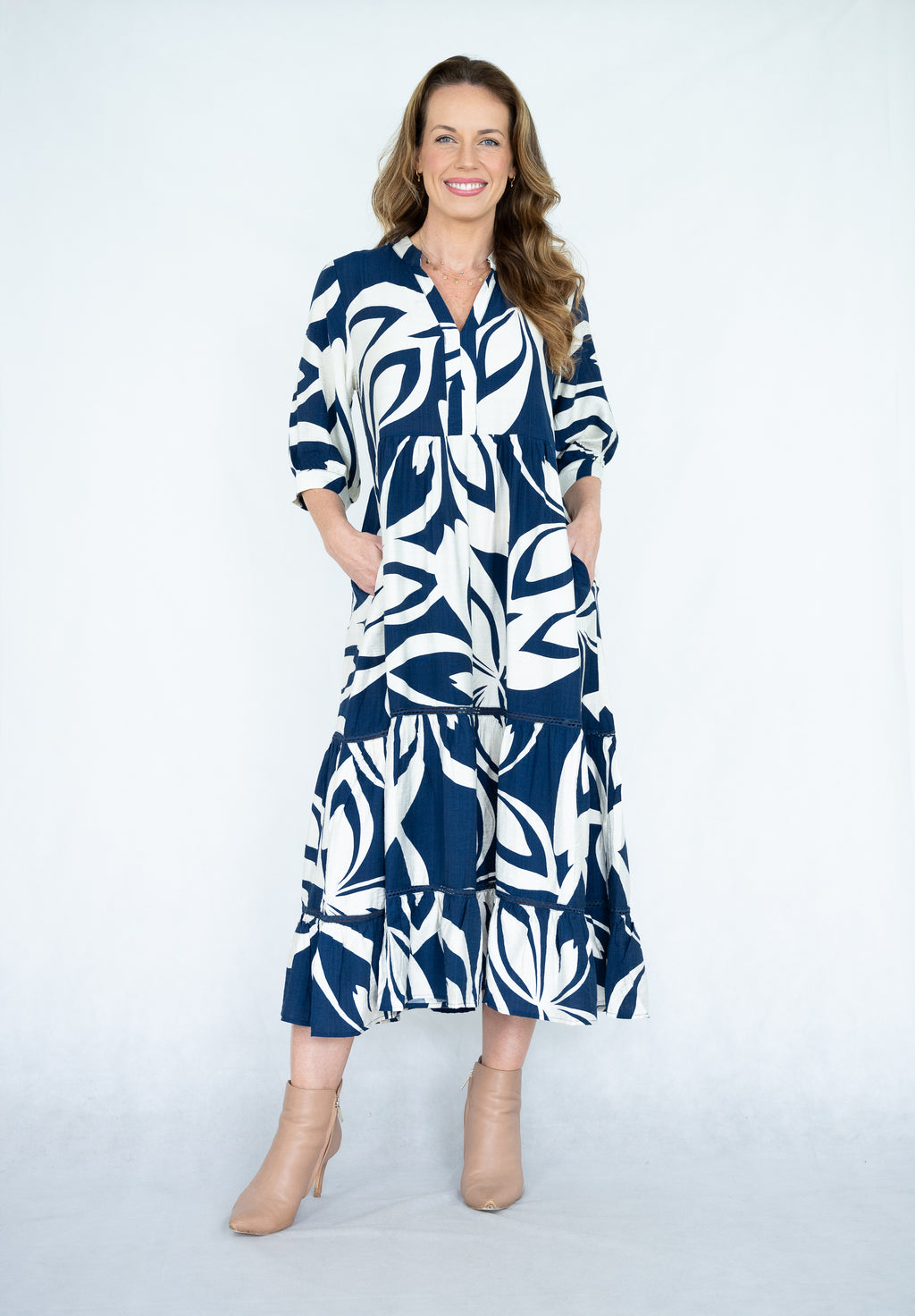 WILLOW TREE ABSTRACT PRINT TRIM TIERED DRESS